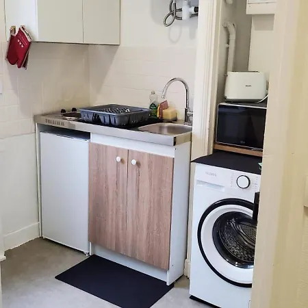 Апартаменты Charmant T2 Spacieux Idealement Situe - 2 Chambres